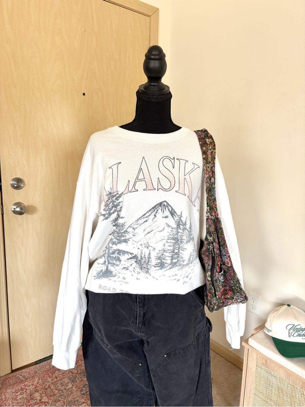 Hollister Alaska Mountains White Graphic Crewneck Sweatshirt